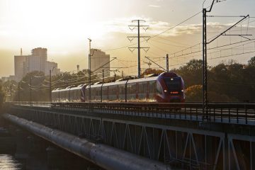 cand se schimba mersul trenurilor